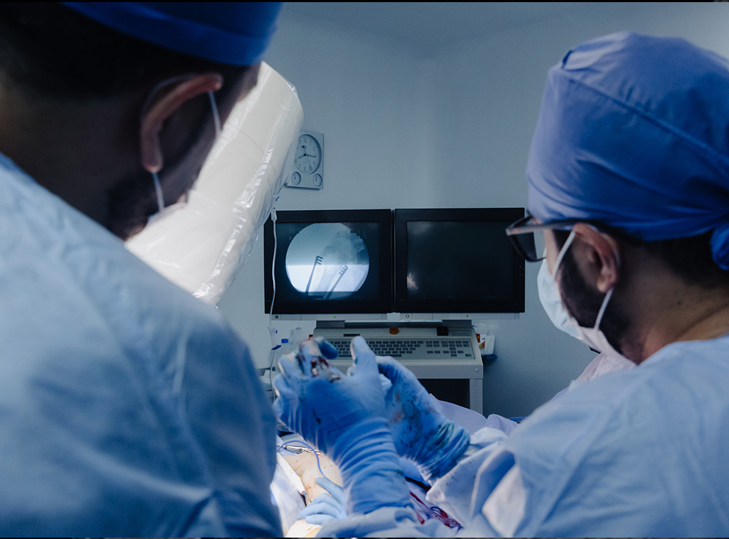 Cirugía de cadera en guadalajara - Dr. Esteban Castro - Médico Traumatólogo Ortopédista | Cirugía de columna y articular