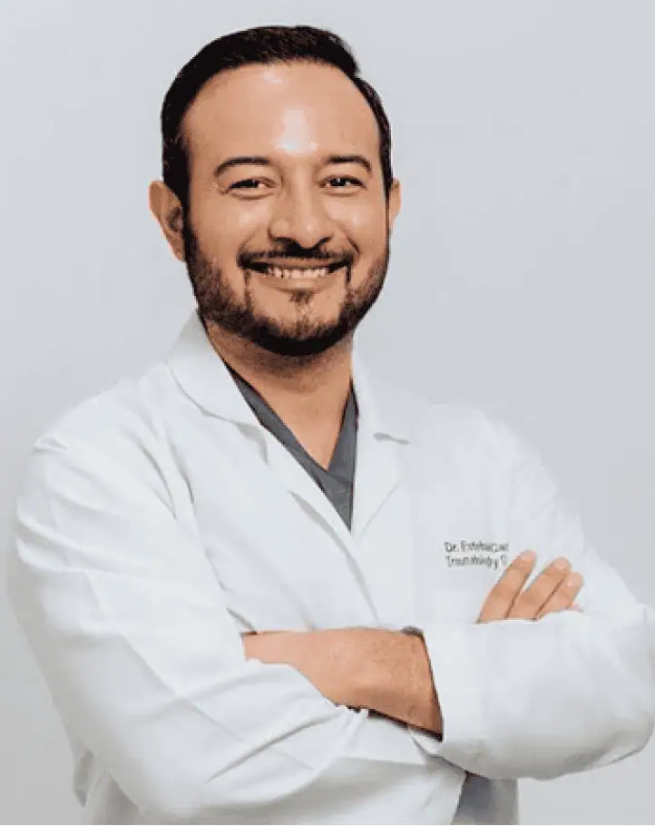 Dr. Esteban Castro, traumatólogo ortopedista